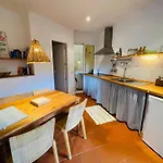 1 -quiet Charming Escape Apartment *